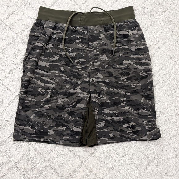 Lululemon Shorts Mens S Green Camo THE Linerless 9” Training Run Taper - Picture 1 of 8